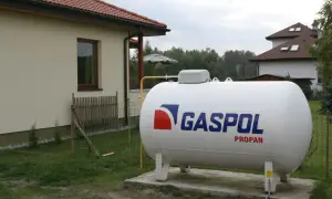 Duży zbiornik na gaz propan marki GASPOL. Sprawdź aktualną cenę gazu propan dla Twojego domu.