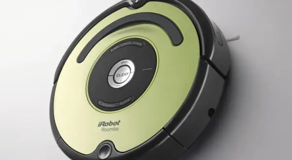 Odkurzacz Roomba iRobot, idealny do rankingu odkurzaczy automatycznych. Zielono-czarny, z przyciskami Clean, Dock, Schedule.